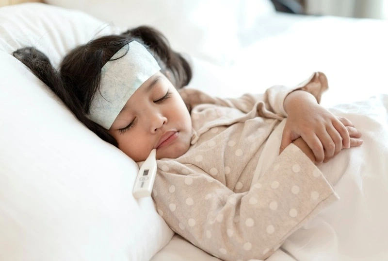 Tình trạng sốt ở trẻ