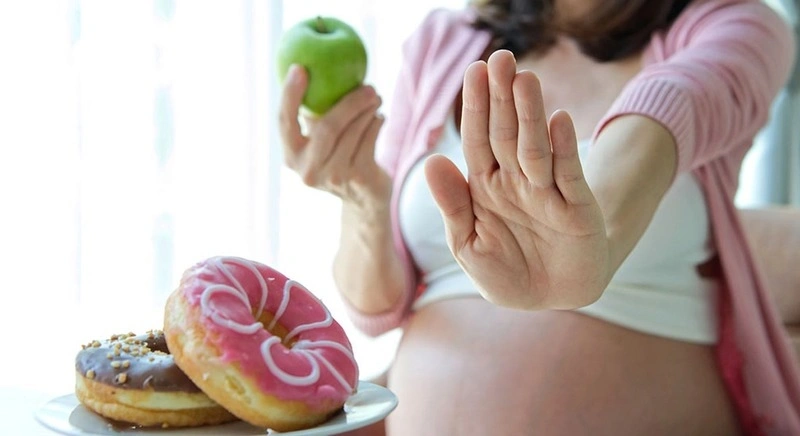 Mẹ bầu nên tránh ăn nhiều đường