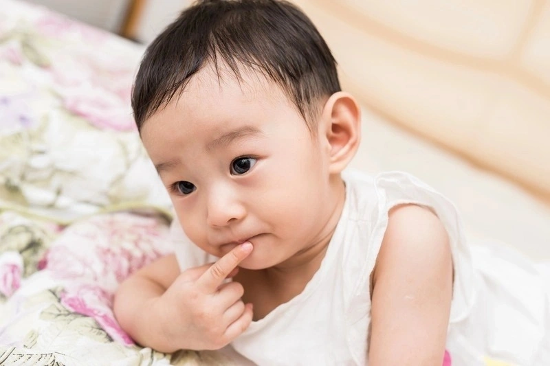 bé 12 tháng biết làm gì là sử dụng ngón tay thành thạo