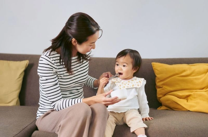 Bé gái 13 tháng nặng bao nhiêu kg là điều mà nhiều mẹ quan tâm
