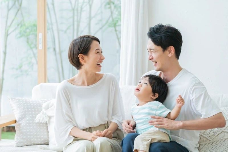 Bé 15 tháng biết làm gì