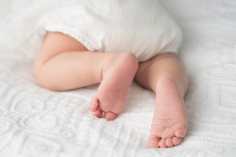 Việc nắm rõ bé 2 3 tháng tuổi biết làm gì sẽ giúp cha mẹ có kế hoạch chăm sóc con khoa học.