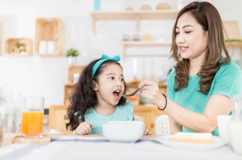 Bé 5 tuổi biếng ăn phải làm sao