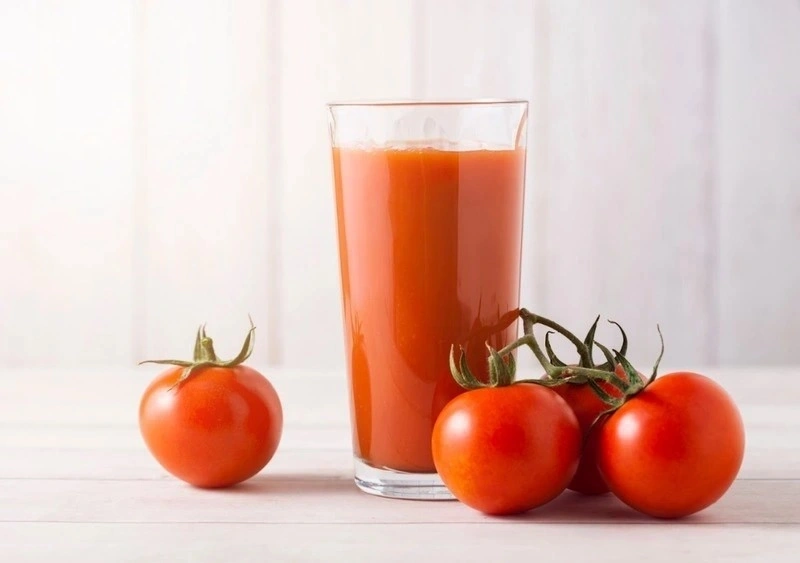 Đẻ xong uống được nước ép gì? Mẹ nên dùng nước ép cà chua