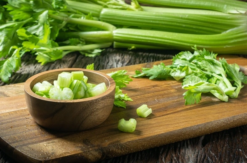 Bầu ăn rau cần tây tốt