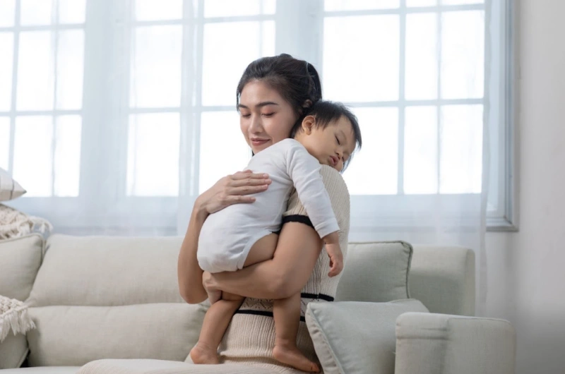 Cách cai sữa đêm cho bé bằng việc trì hoãn các cữ bú đêm
