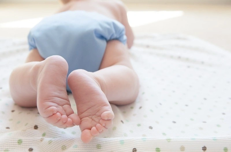 Cách chọn trang phục cho trẻ sơ sinh vào mùa hè