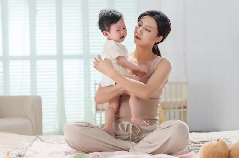 Đưa bé 3 tuổi lười ăn thăm khám khi con biếng ăn kéo dài, không tăng cân trong 2 tháng…