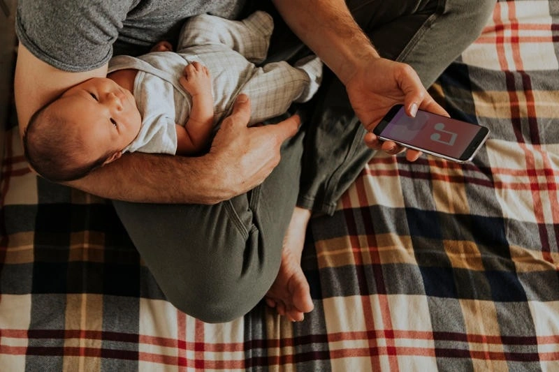 Có nên cho trẻ sơ sinh nghe nhạc lúc ngủ