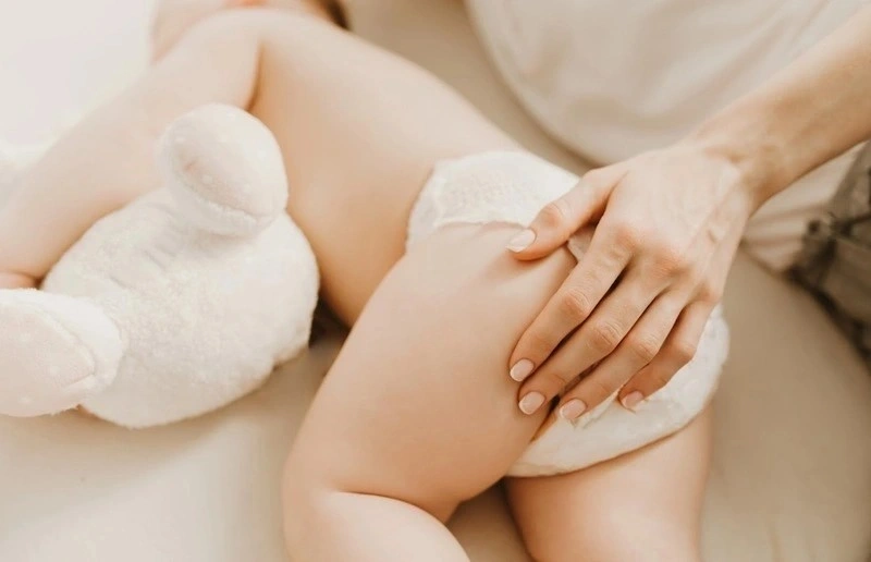 Trẻ ngủ không sâu giấc cũng có thể là dấu hiệu sữa mẹ thiếu chất.