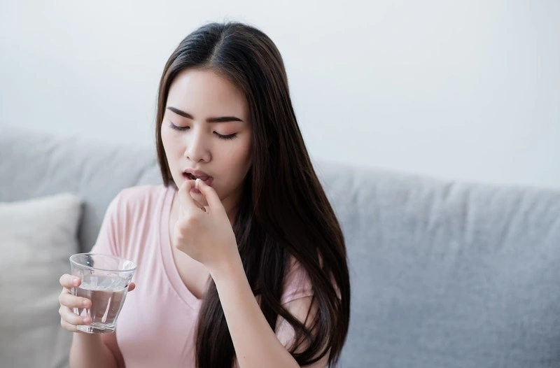 Nguyên nhân xuất hiện dấu hiệu sữa mẹ thiếu chất có thể do mẹ bệnh hoặc đang dùng thuốc