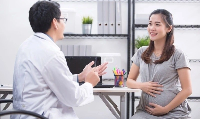 Khám thai giúp mẹ theo dõi các dấu hiệu thai khỏe 3 tháng giữa