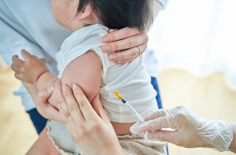 Tiêm chủng vaccine rota phòng ngừa tiêu chảy cho bé