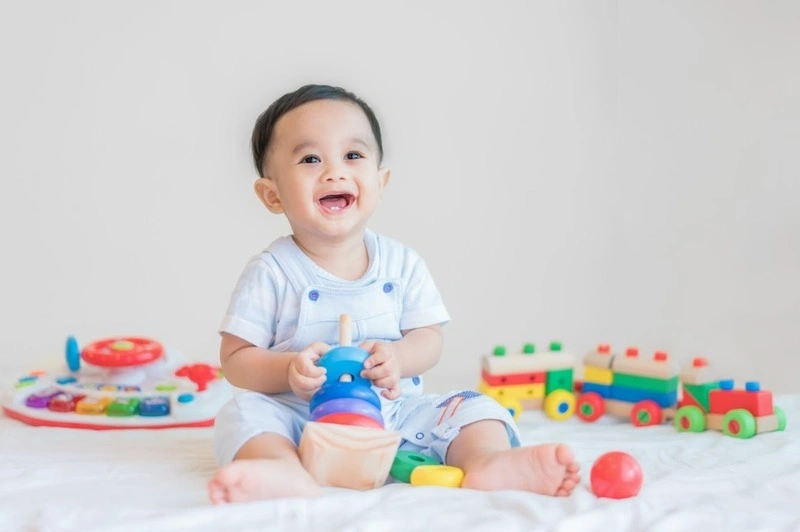 Làm gì khi thấy dấu hiệu trẻ biết nói sớm
