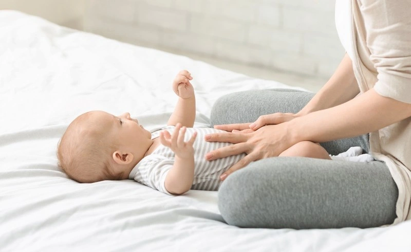 Các bước dạy bé tập lẫy
