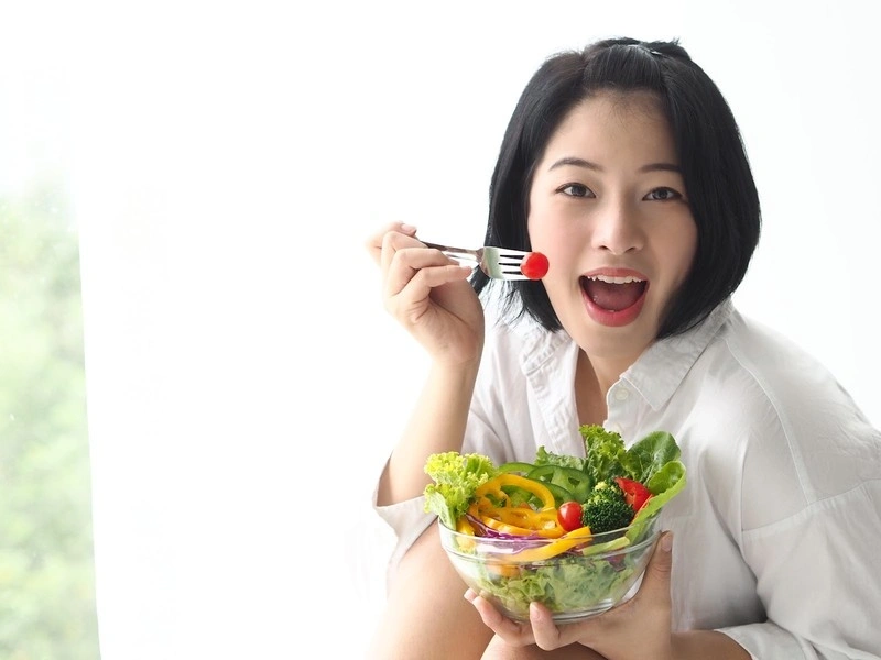 Làm gì khi mang thai 3 tháng đầu hay đói bụng 