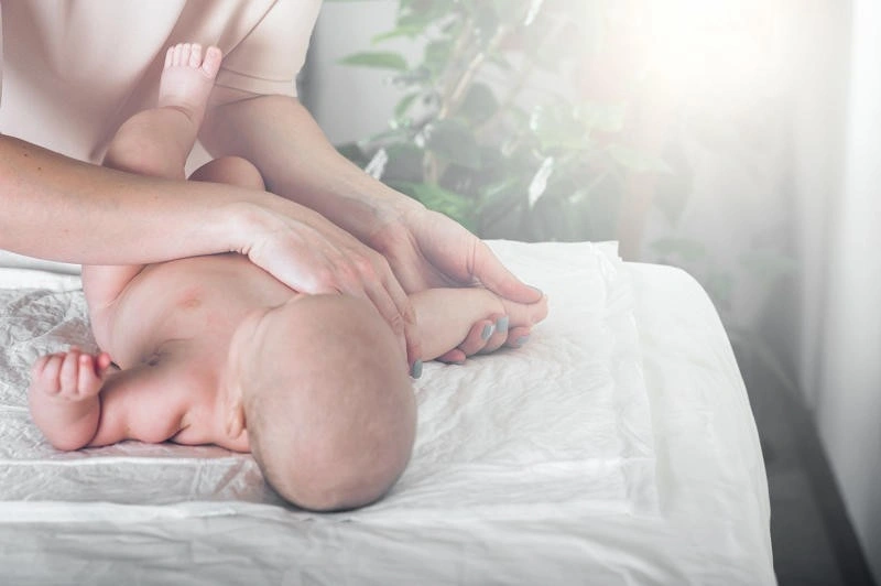 massage cho bé sơ sinh ngủ ngon
