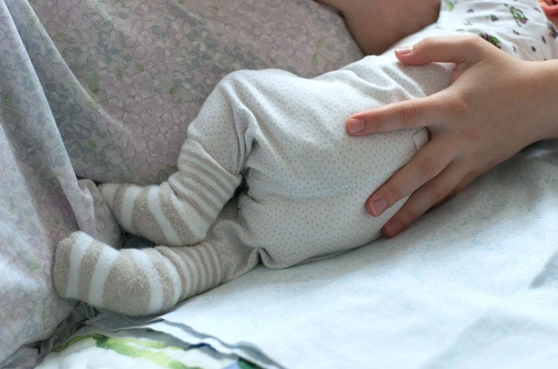 Mẹo chữa vặn mình ở trẻ sơ sinh