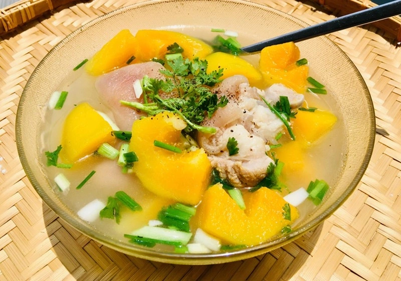 các mon canh bổ máu cho bé