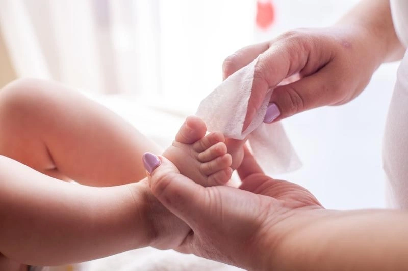 cách trị mụn sữa ở trẻ sơ sinh