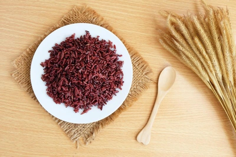 Ngũ cốc gạo lứt lợi sữa cho mẹ sau sinh