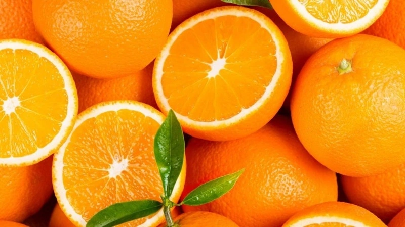 Cam là loại quả giàu vitamin C mẹ sau sinh có thể ăn