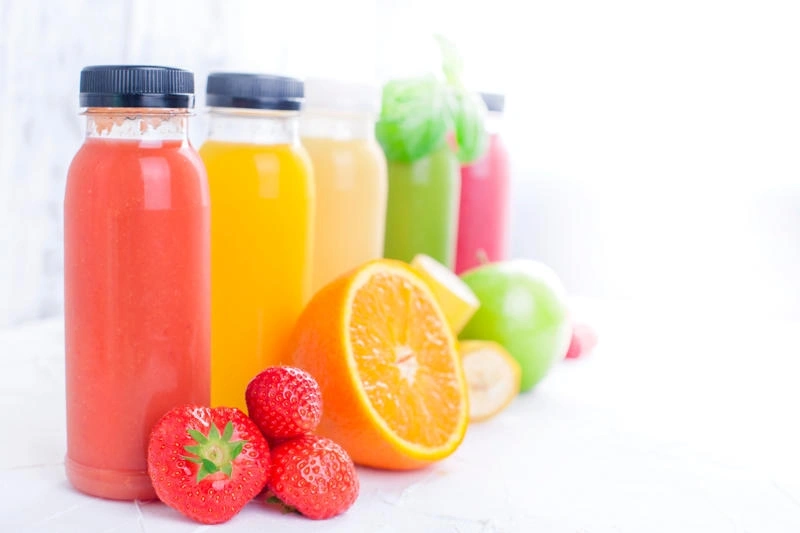 mẹ sau sinh có được uống nước ép không