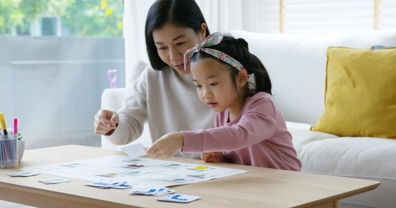 Nuôi con theo phương pháp Montessori