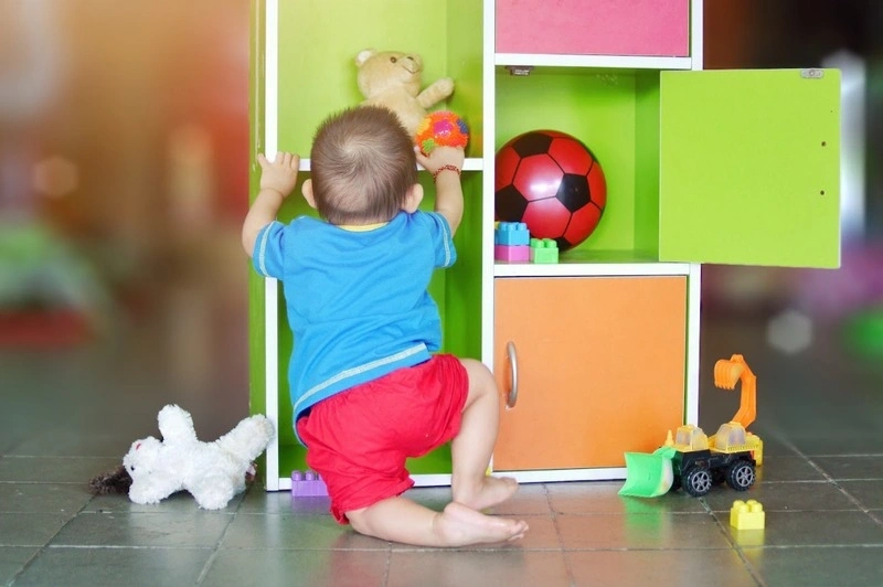 Trẻ 22 tháng tuổi nhận thức được đồ vật của mình và có nhiều cảm xúc mới