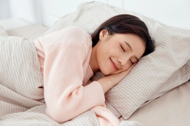 Để cải thiện sữa mẹ bị loãng, mẹ nên điều chỉnh sinh hoạt hợp lý