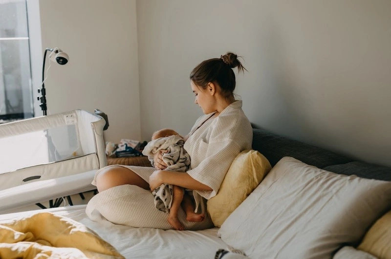 Công dụng sữa non còn là giúp trẻ ngăn ngừa vàng da