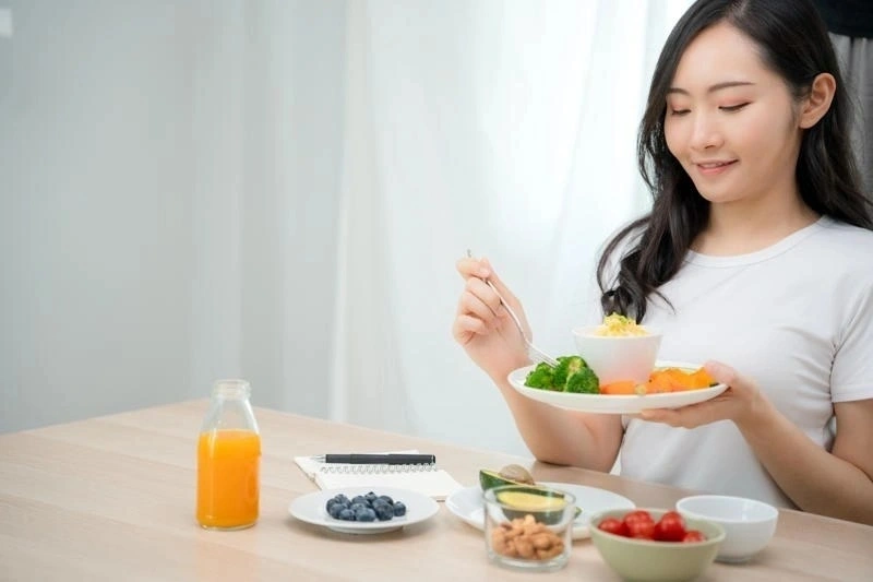 Sau sinh ăn gì để không bị táo bón