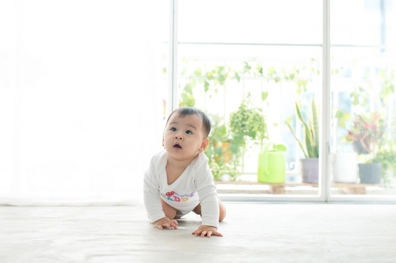 Tập bò cho bé có lợi gì