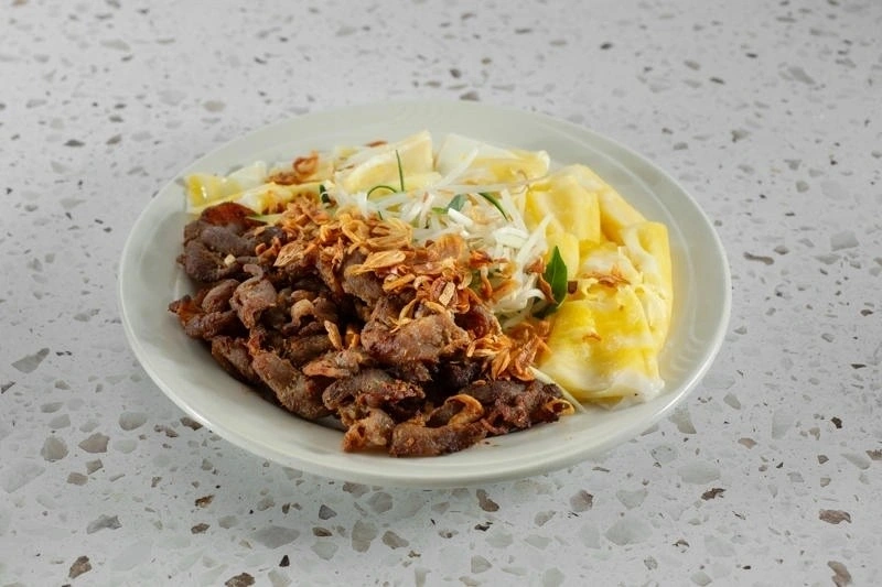 món ăn cho bà bầu kén ăn là bánh ướt thịt nướng