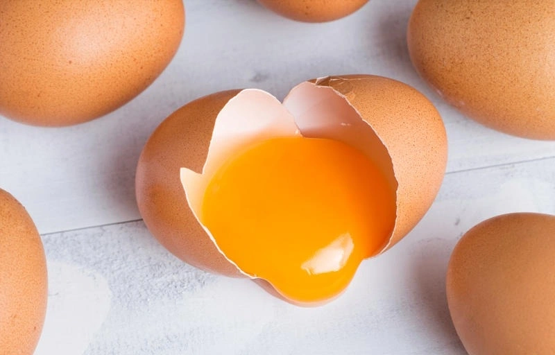 Bà bầu thiếu máu nên ăn lòng đỏ trứng gà