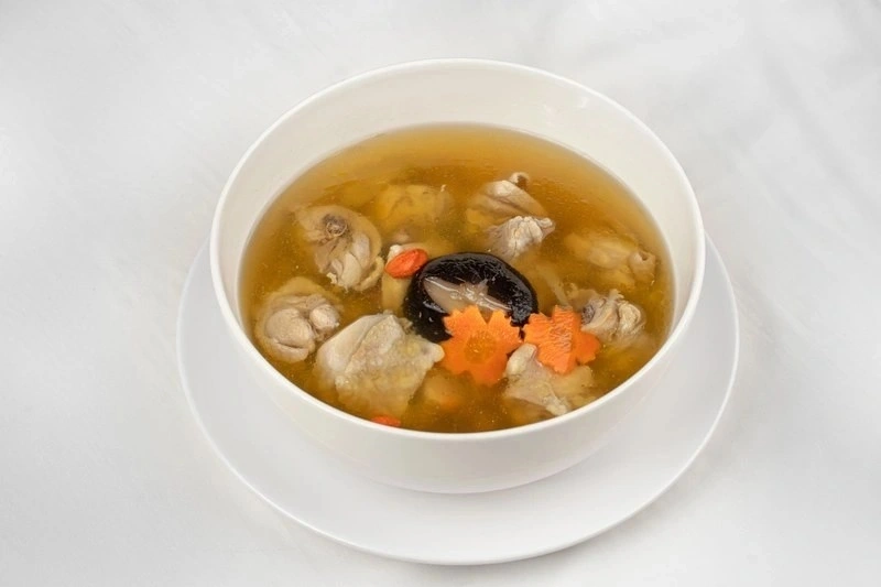 Thêm canh gà nấu nấm vào thực đơn cho bé 3 4 tuổi biếng ăn nhận đủ dinh dưỡng.