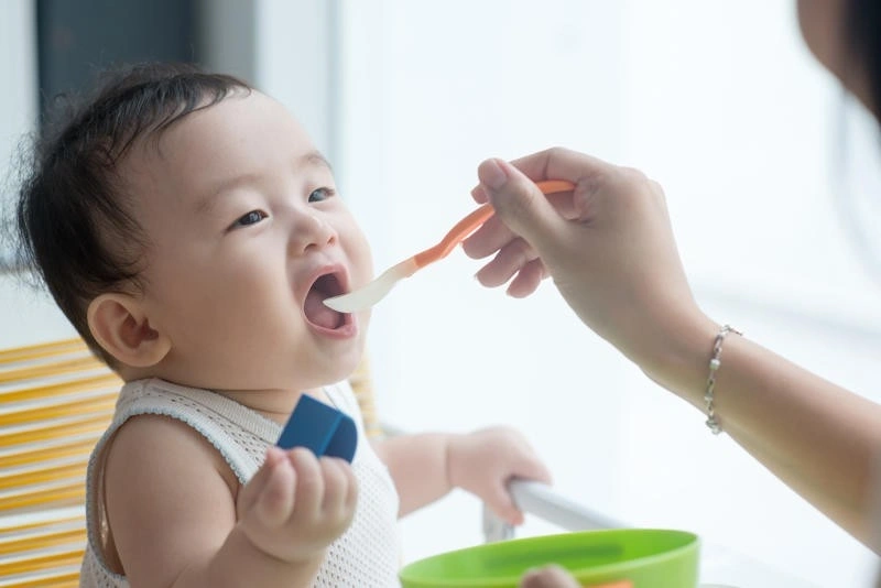 Trẻ 9 tháng ăn được cơm nát chưa
