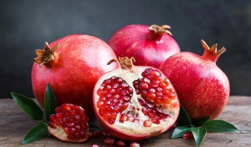 Lựu là một trong những loại trái cây tốt cho bà bầu 3 tháng giữa.