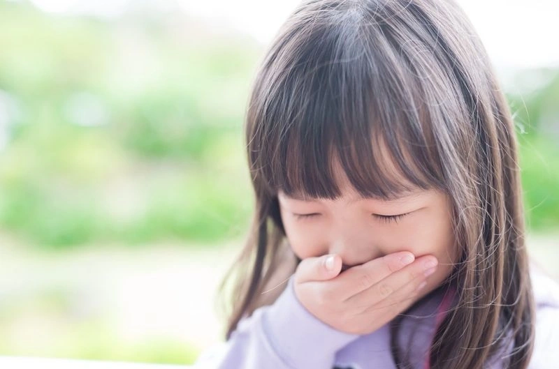 Nếu thỉnh thoảng trẻ 3 tuổi bị ho và nôn về đêm thường không sao