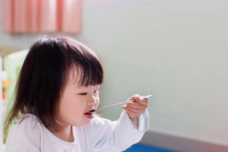 Khi trẻ đỡ nôn mẹ có thể cho con ăn thực phẩm dễ tiêu