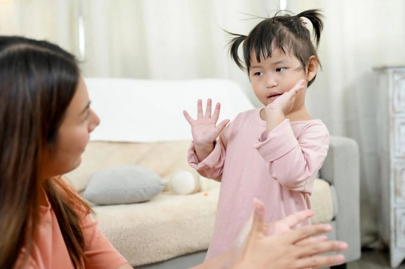Dấu hiệu trẻ 3 tuổi chậm phát triển ngôn ngữ là con không dùng đại từ nhân xưng nào