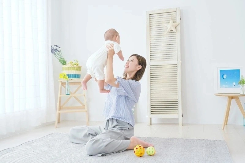Sự phát triển của trẻ 6 tháng tuổi cần sự đồng hành của cha mẹ.