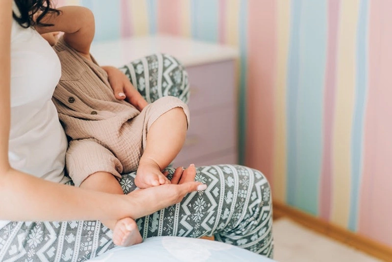 Nên làm gì khi bé bị nôn