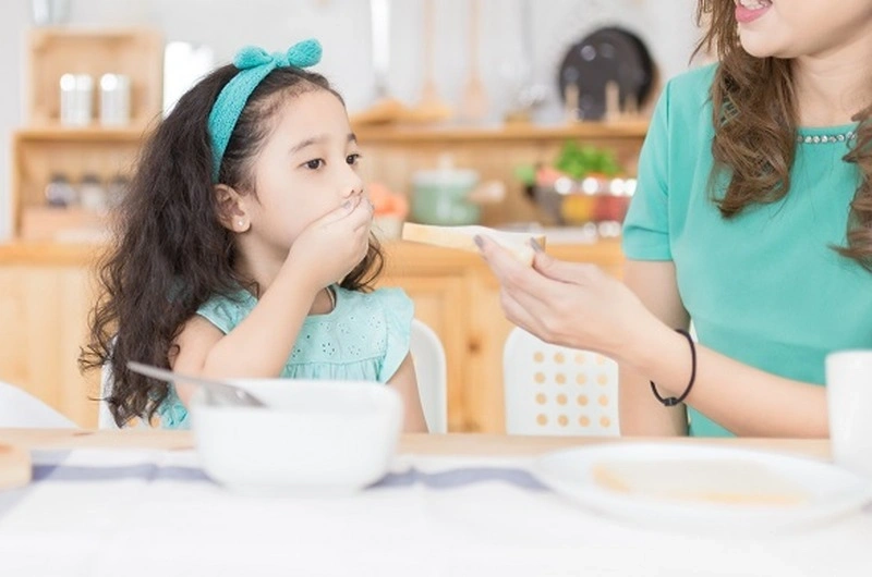 Trẻ biếng ăn ngủ không sâu giấc do đâu