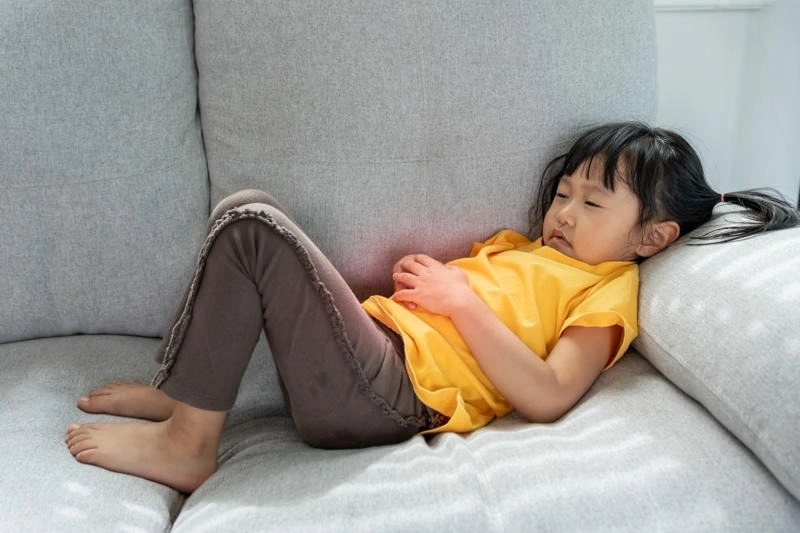 Đau bụng về đêm ở trẻ do bệnh lý
