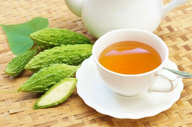 Trẻ em nóng trong uống gì cho mát