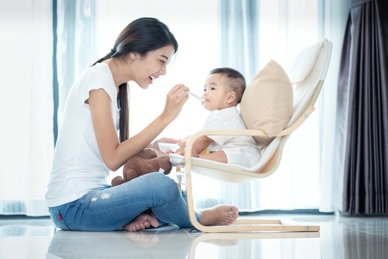 Trẻ em ăn váng sữa lúc nào là tốt nhất