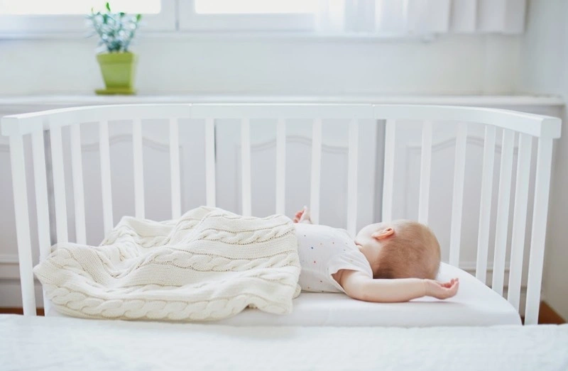 Hạn chế trẻ sơ sinh bị nôn trớ nhiều lần trong ngày