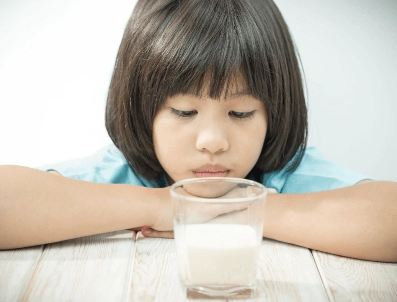 Bất dung nạp lactose và dị ứng đạm bò là hai tình trạng khác nhau